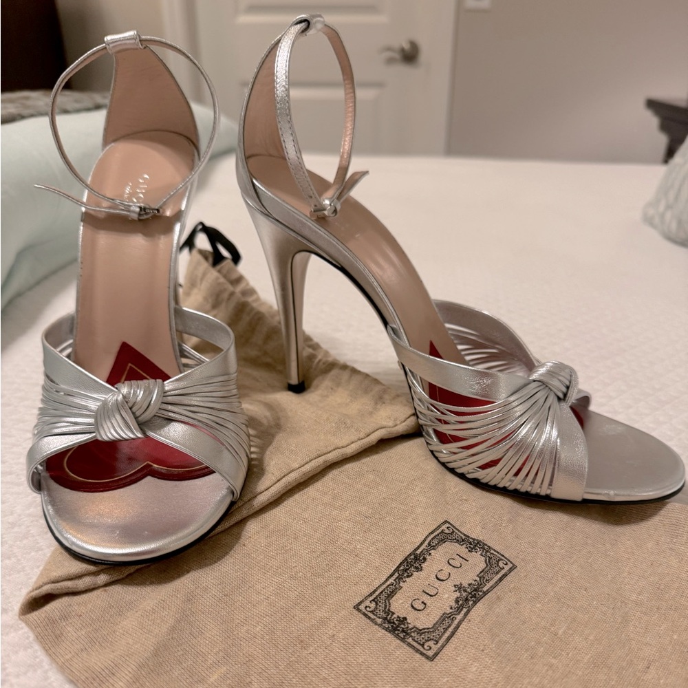 🪩AUTHENTIC 🪩Gucci Crawford Metallic Pumps Size 40, US size 10